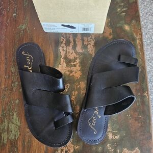 Free People Abilene Toe Loop Black Leather Sandals Size 36 (6)